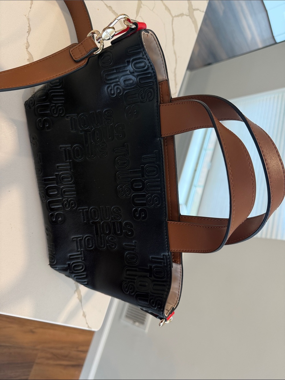 TOUS Black and Brown Leather Logo Crossbody Bag - Picture 3 of 3
